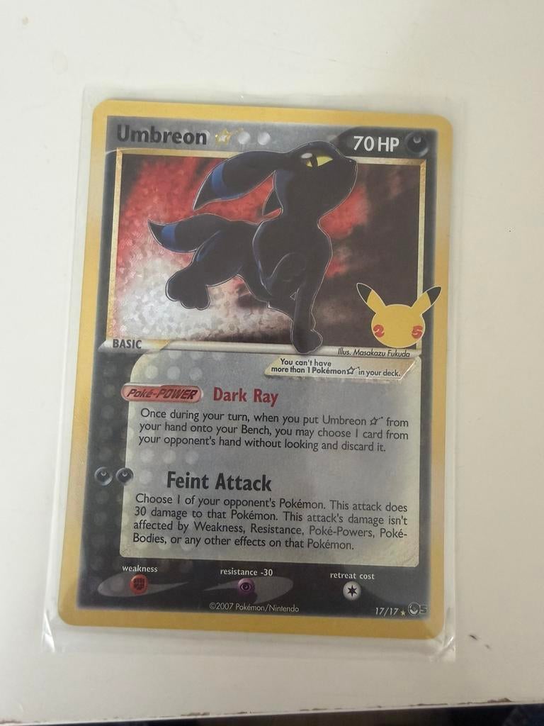 Umbreon Gold Star promo Celebrations 17/17, Hobby en Vrije tijd, Verzamelkaartspellen | Pokémon, Ophalen of Verzenden, Zo goed als nieuw