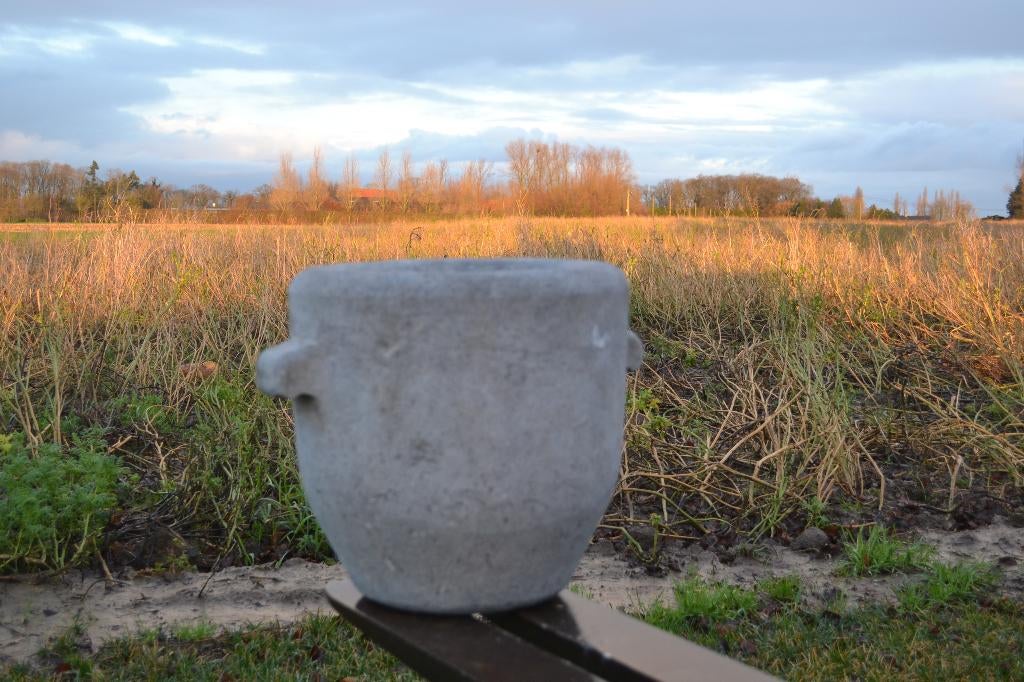 antieke arduinen pekelpot of zuurkoolpot, Ophalen