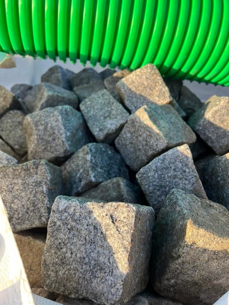 Te koop: Portugees graniet keien 8/10, Ophalen, Zo goed als nieuw, Natuursteen, Overige typen