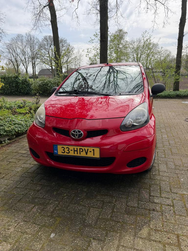 Toyota Aygo 1.0 12V Vvt-i 3DRS MMT 2009 Rood, Voorwielaandrijving, 4 stoelen, 68 pk, Origineel Nederlands