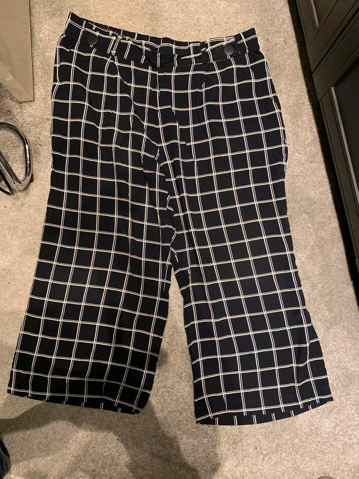 C&A Yessica zomerbroek donkerblauw geruit maat 46, Kleding | Dames, Broeken en Pantalons, Zo goed als nieuw, Maat 46/48 (XL) of groter