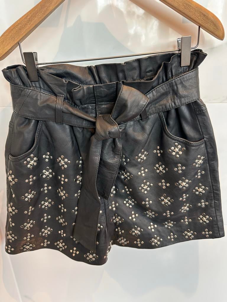 Goosecraft Leren Shorts met Studs - Zwart, maat S, Kort, Zwart, Ophalen of Verzenden, Zo goed als nieuw