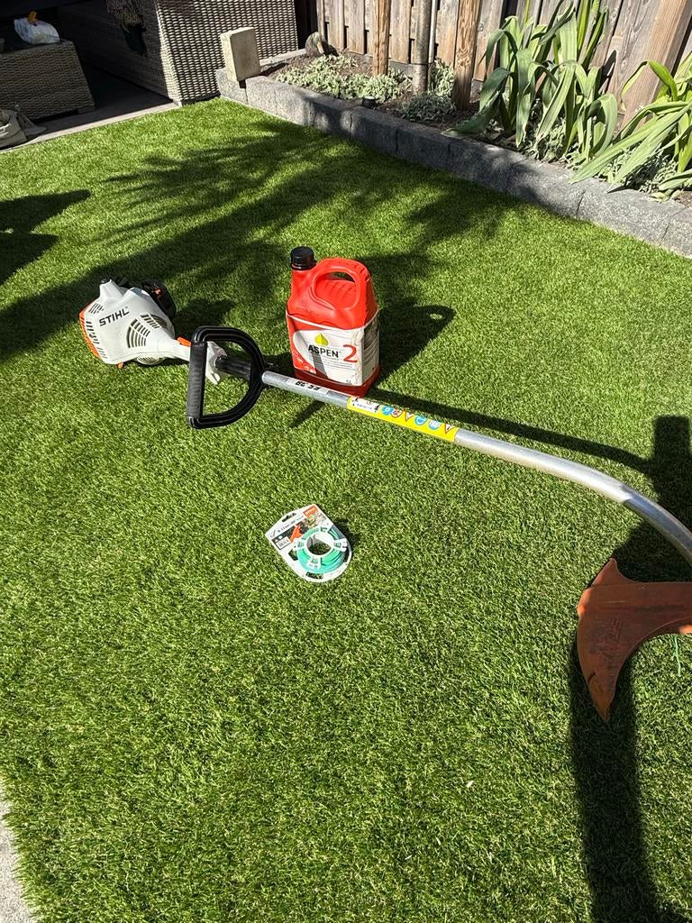 Goedwerkende Stihl bosmaaier FS 38 met accessoires, Ophalen of Verzenden, Gebruikt, Benzine