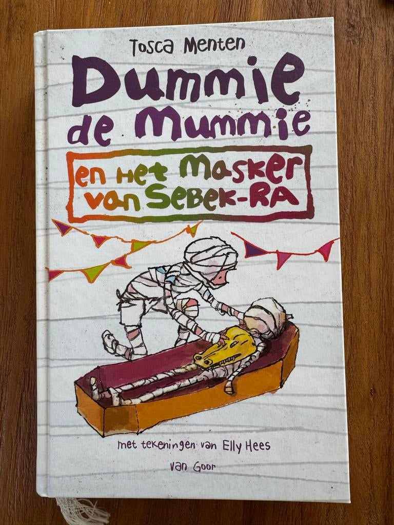 Dummie de Mummie en het Masker van Sebek-RA - Tosca Menten, Ophalen of Verzenden, Gelezen, Fictie algemeen