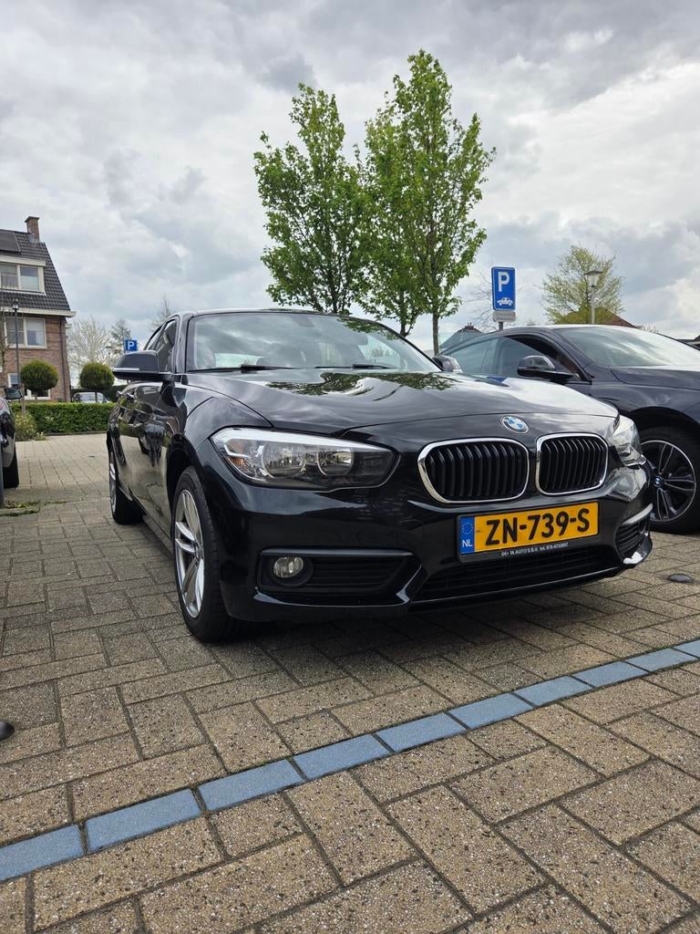 BMW 1-Serie 116D 85KW 5DR 2016 Zwart, Auto's, BMW, Stof, Zwart, Particulier, 3 cilinders