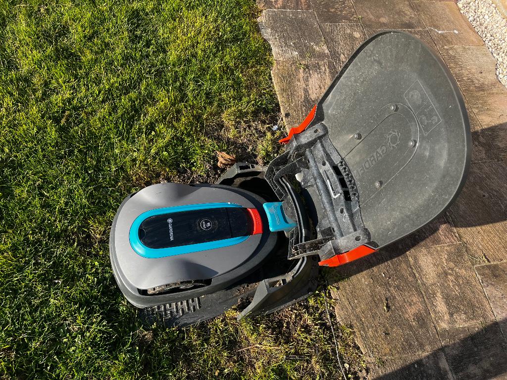 Robotmaaier, Tuin en Terras, Ophalen of Verzenden, Zo goed als nieuw, Minder dan 20 cm, Met regensensor
