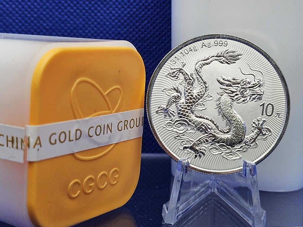 (9273) CHINA TUBE 20 STUKS DRAGON 10 YUAN 2025 ONE OUNCE, Ophalen of Verzenden, Oost-Azië, Setje, Zilver