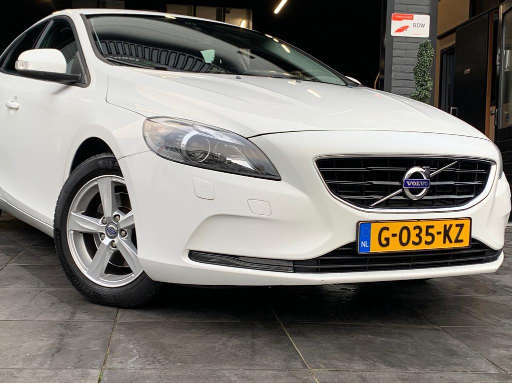 Volvo V40 1.6 T2 R-Design|Stoelvw|Xenon|PDC|Cruise|Clima|APK, Voorwielaandrijving, Stof, Gebruikt, 4 cilinders