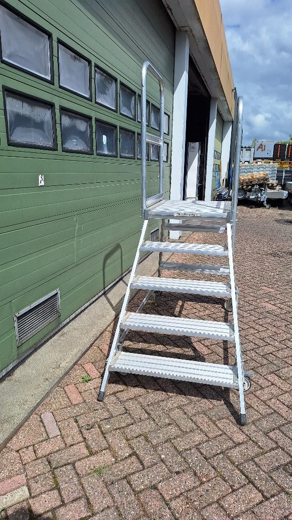 Bordestrap magazijntrap onderhoudstrap bordeshoogte 120 cm, Doe-het-zelf en Verbouw, Ophalen, Gebruikt, Trap, Minder dan 2 meter
