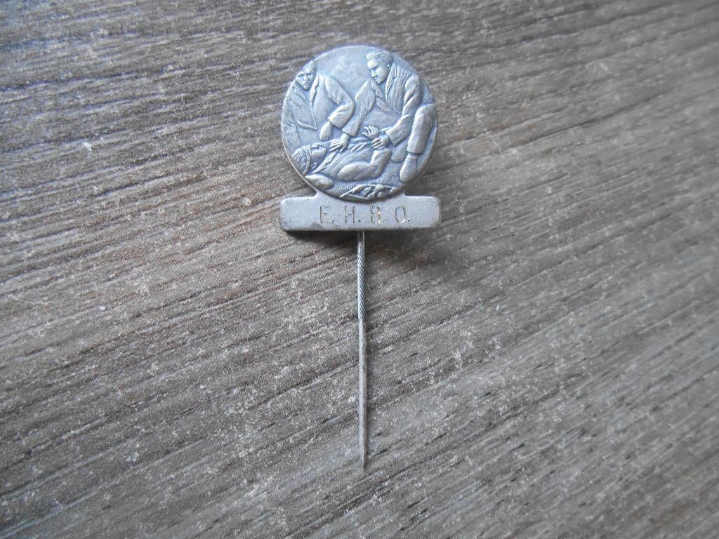 EHBO speld, Ophalen of Verzenden, Gebruikt, Overige onderwerpen, Speldje of Pin