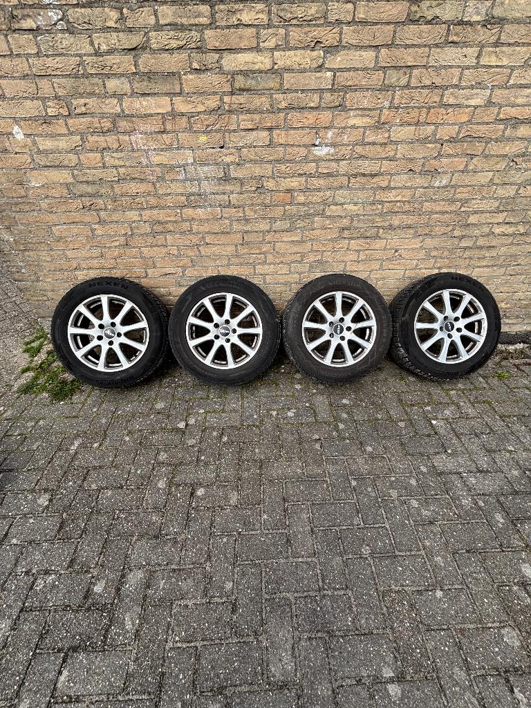 winterbanden set, Auto-onderdelen, Banden en Velgen, Ophalen, 16 inch, Banden en Velgen, Winterbanden