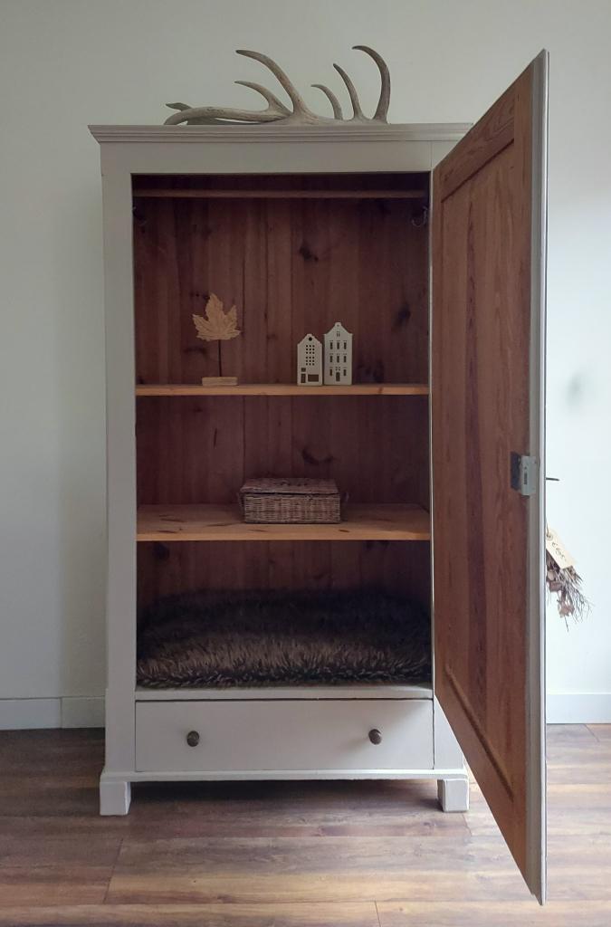 Landelijke klassieke kast, eendeurskast, legkast kledingkast, Antiek en Kunst, Antiek | Meubels | Kasten, Ophalen of Verzenden