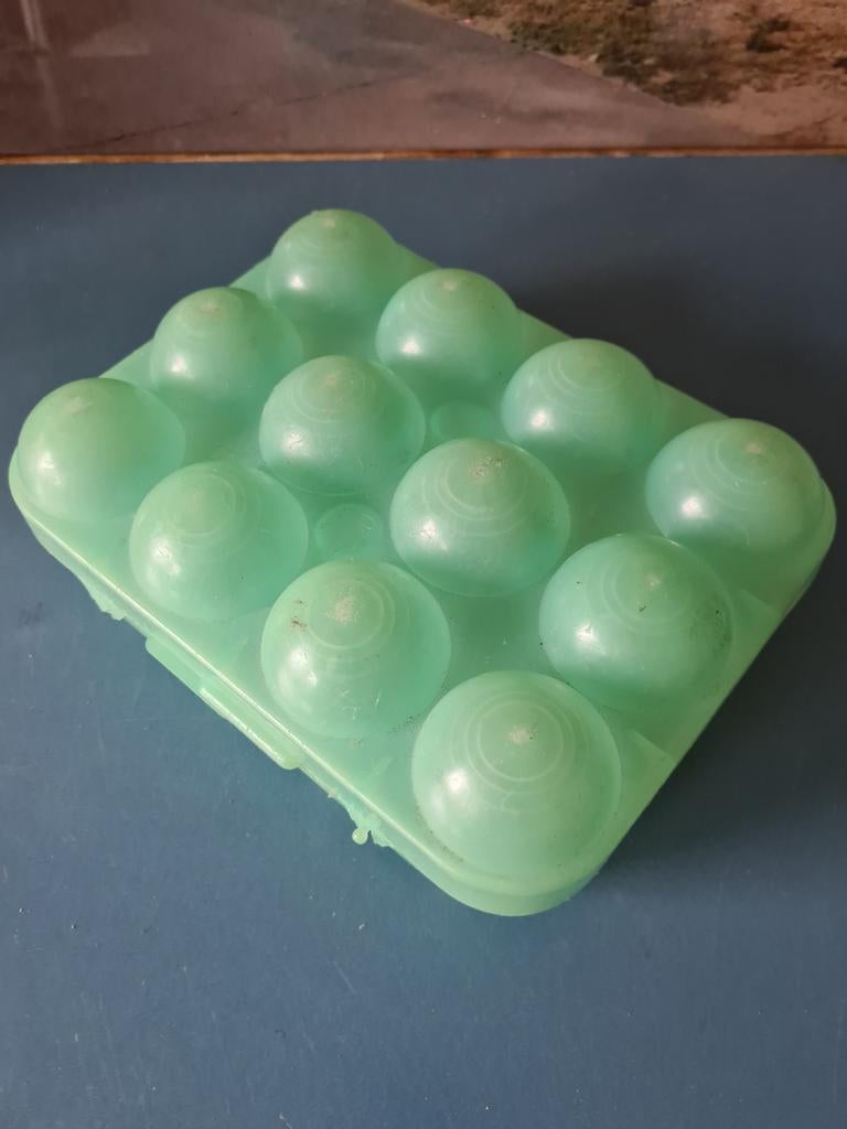 Vintage eierdoosje van kunststof, lichtgroen, Ophalen of Verzenden