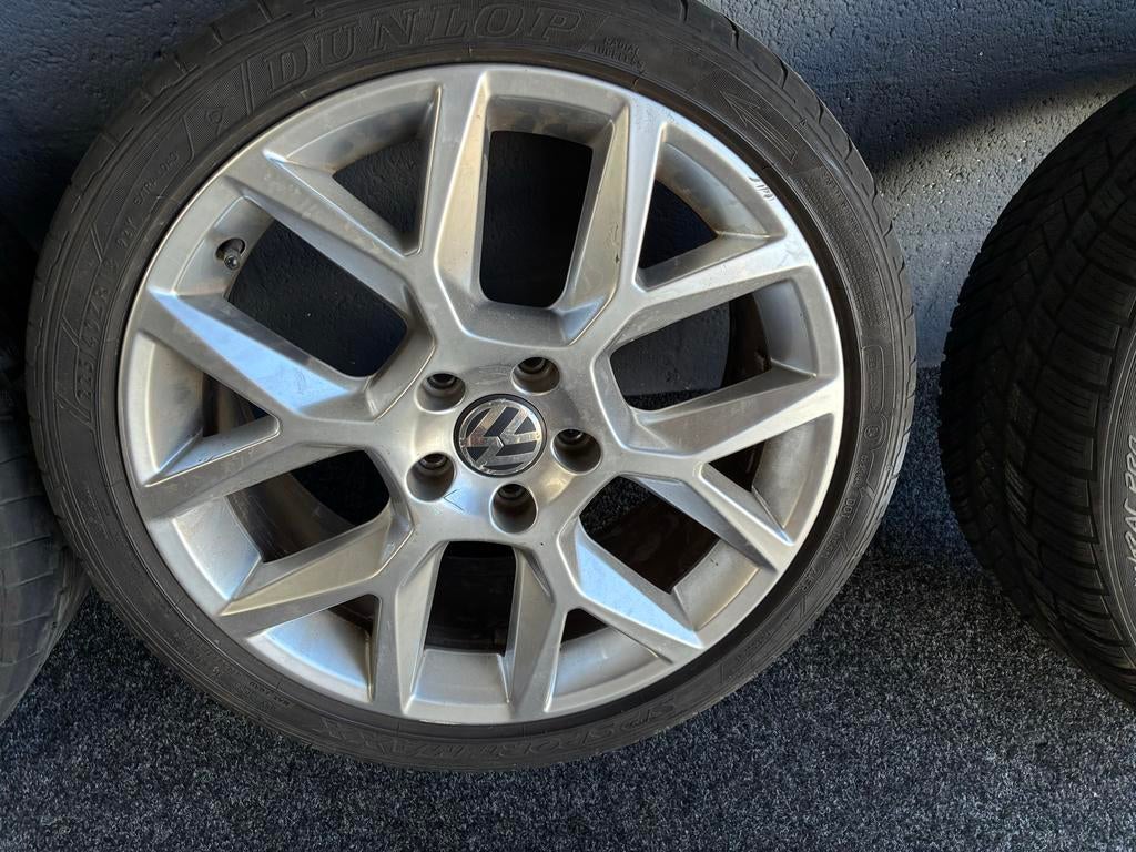 Volkswagen 225/40/18 inch velgen met Dunlop zomerbanden, 18 inch, Gebruikt, Banden en Velgen, Ophalen of Verzenden