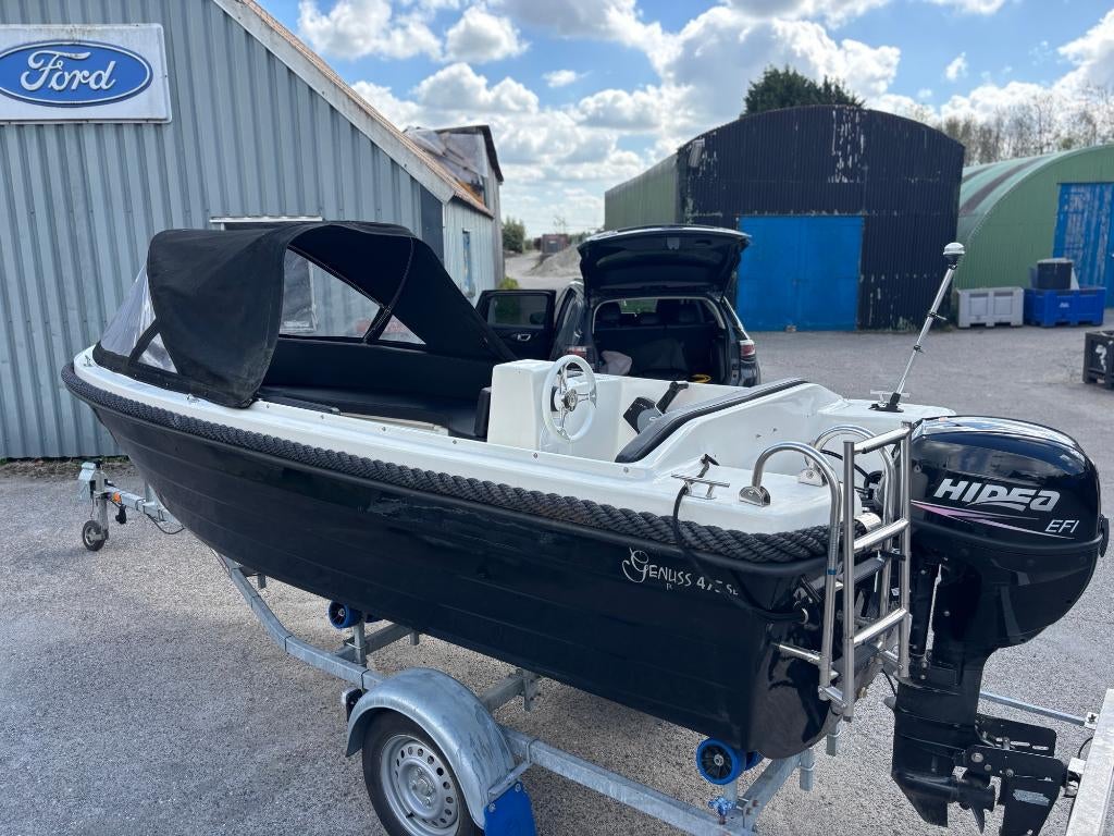 Super mooie Genuss 475sl sloep met 20 pk en kanteltrailer, Ophalen, 10 tot 30 pk, Zo goed als nieuw, 3 tot 6 meter