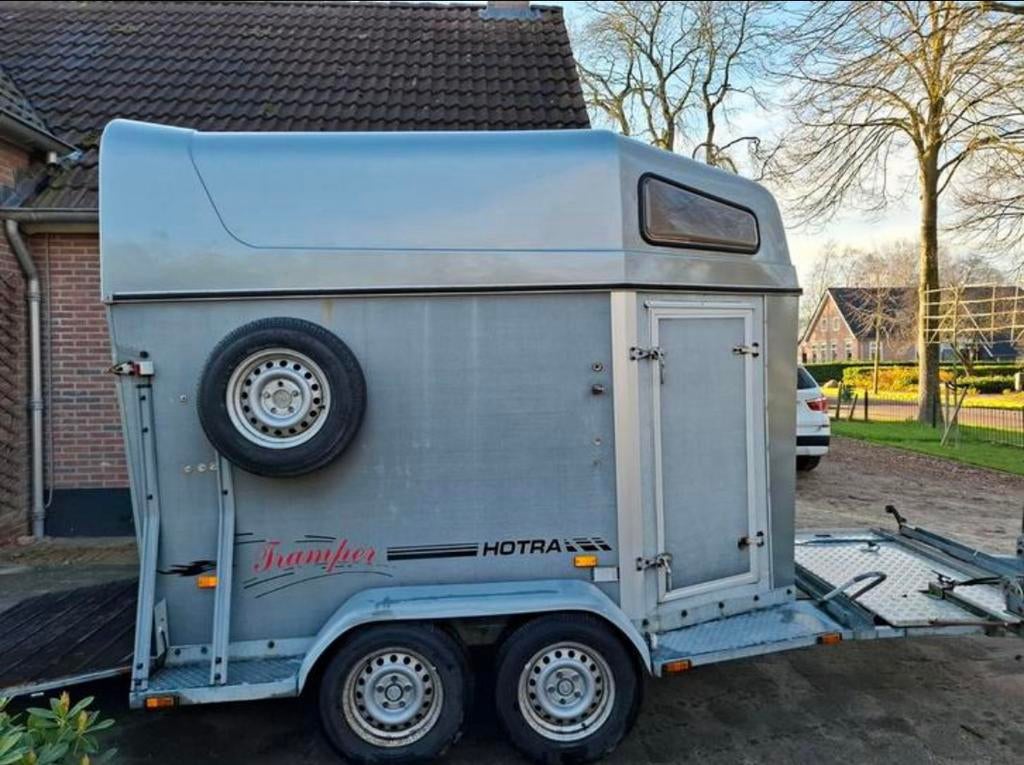 Hotra 2 paards mentrailer, Ophalen, 2-paards trailer
