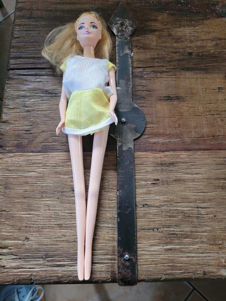 Barbies, bieden per stuk, Kinderen en Baby's, Speelgoed | Poppen, Ophalen of Verzenden, Gebruikt, Barbie