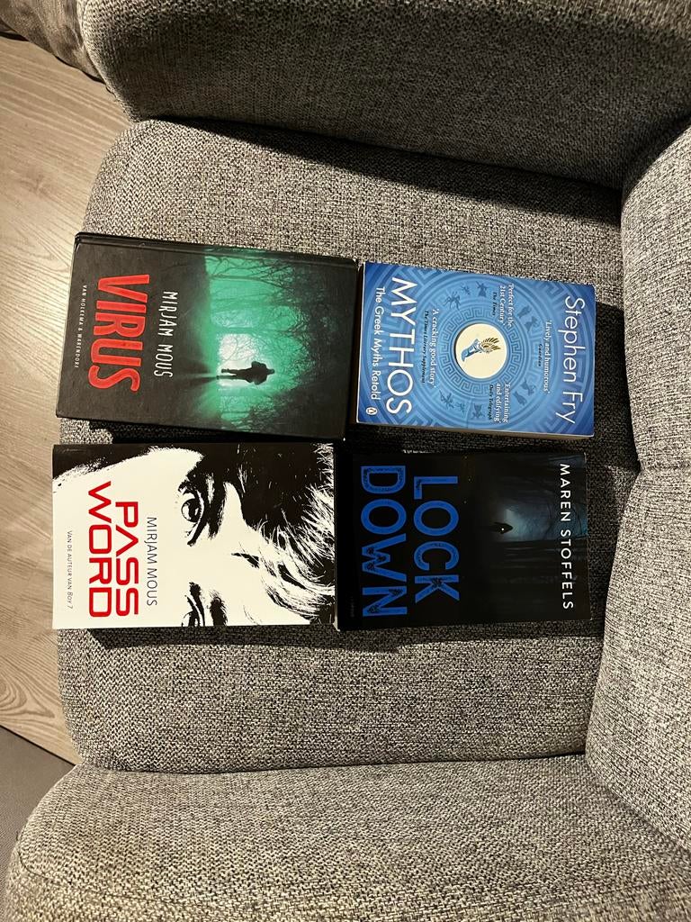 Boekenpakket: Mirjam Mous, Maren Stoffels, Stephen Fry, Boeken, Ophalen, Zo goed als nieuw, Nederland