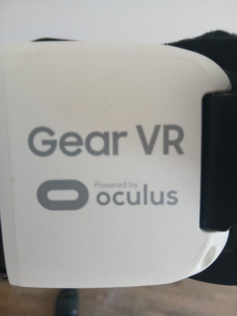 Samsung Gear VR Powered by Oculus - Virtual Reality Bril, Ophalen of Verzenden, Gebruikt, VR-bril, Telefoon