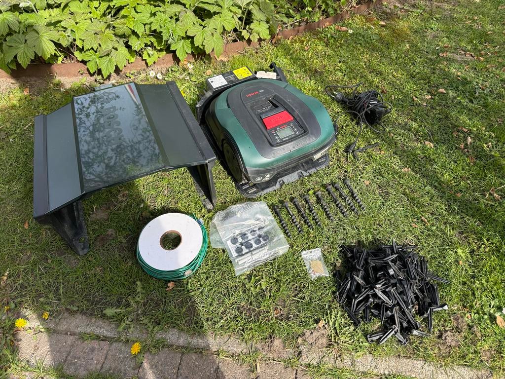 Bosch Indego S+500 4G, gereviseerd met garage, Tuin en Terras, Robotmaaiers, Ophalen of Verzenden, Zo goed als nieuw, Minder dan 20 cm