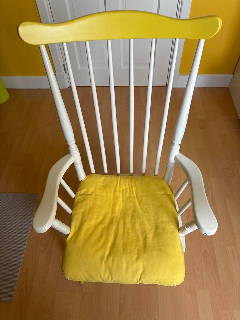 Geel/witte houten stoel met kussen, Ophalen, Gebruikt, Stoel(en)