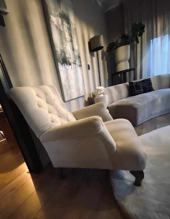 Gecapitonneerde fauteuil, Huis en Inrichting, Fauteuils, Zo goed als nieuw, 50 tot 75 cm, 75 tot 100 cm, Ophalen of Verzenden
