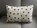 Te koop: leuk kussen met hartjes, Ophalen of Verzenden, Nieuw, Bruin, Vierkant