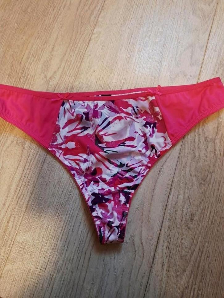 After Eden string maat XXL nieuw, Kleding | Dames, Badmode en Zwemkleding, Verzenden, Nieuw, Zwart, Badpak