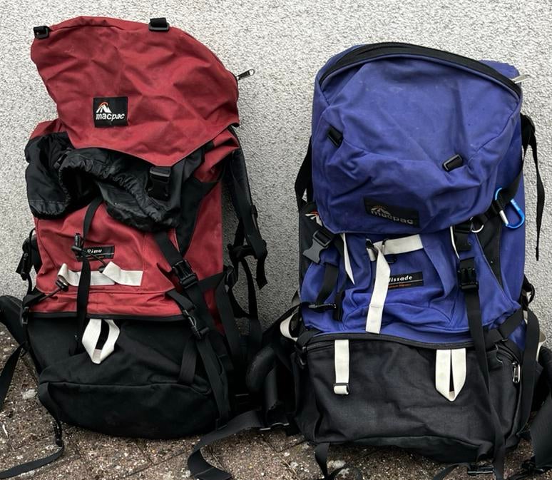 Rode en blauwe Macpac backpack, 30 cm of meer, Gebruikt, Blauw, Ophalen of Verzenden