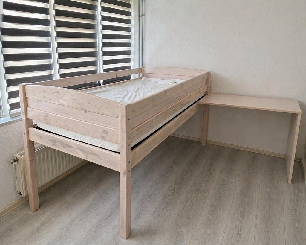 Houten hoogslaper met bureau - Ideaal voor kleine kamers, Ophalen, Gebruikt, Eenpersoons, 200 cm
