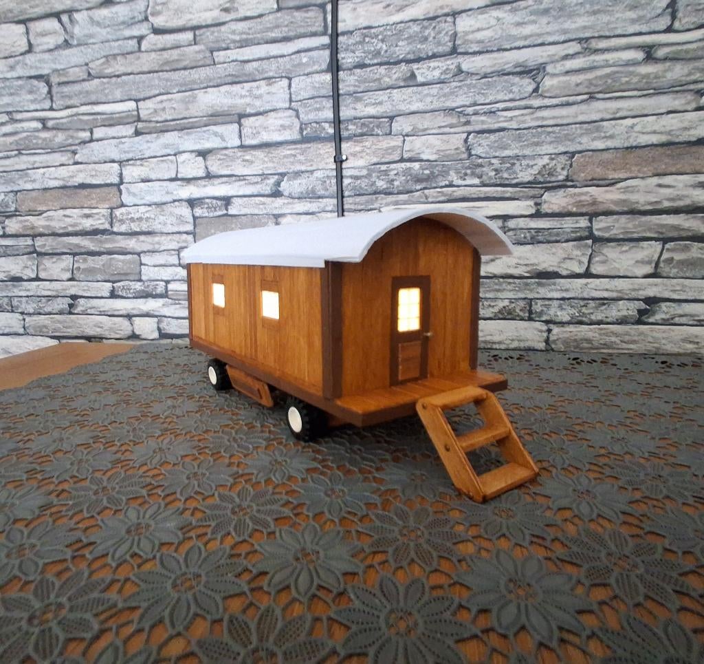 Kleine Woonwagen Miniatuur met Verlichting., Verzenden, Nieuw, Decoratie