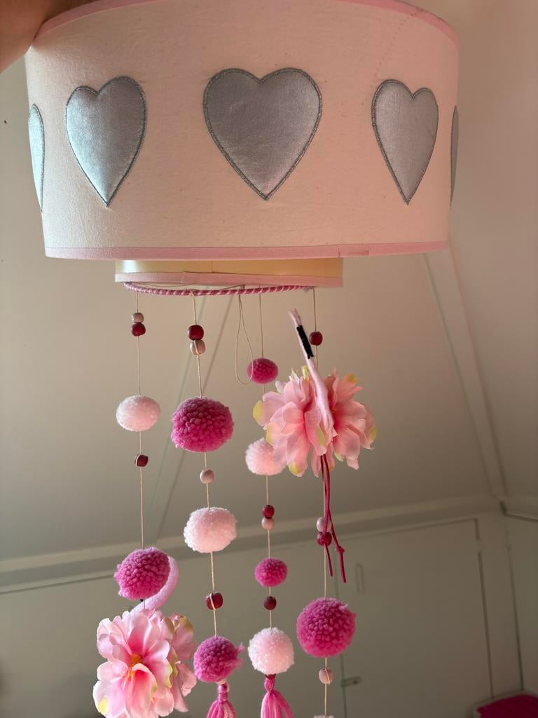 Taftan plafondlamp meisjeskamer met hartjes en pompons, Ophalen of Verzenden, Gebruikt, Stof