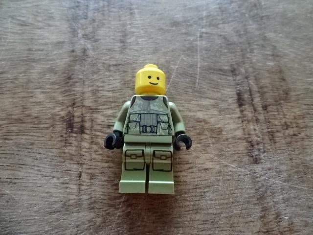 Lego minifigures - 68, Ophalen of Verzenden, Zo goed als nieuw