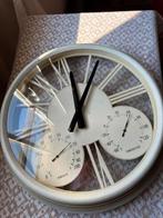 Metalen beige wandklok, Ophalen of Verzenden, Zo goed als nieuw, Wandklok