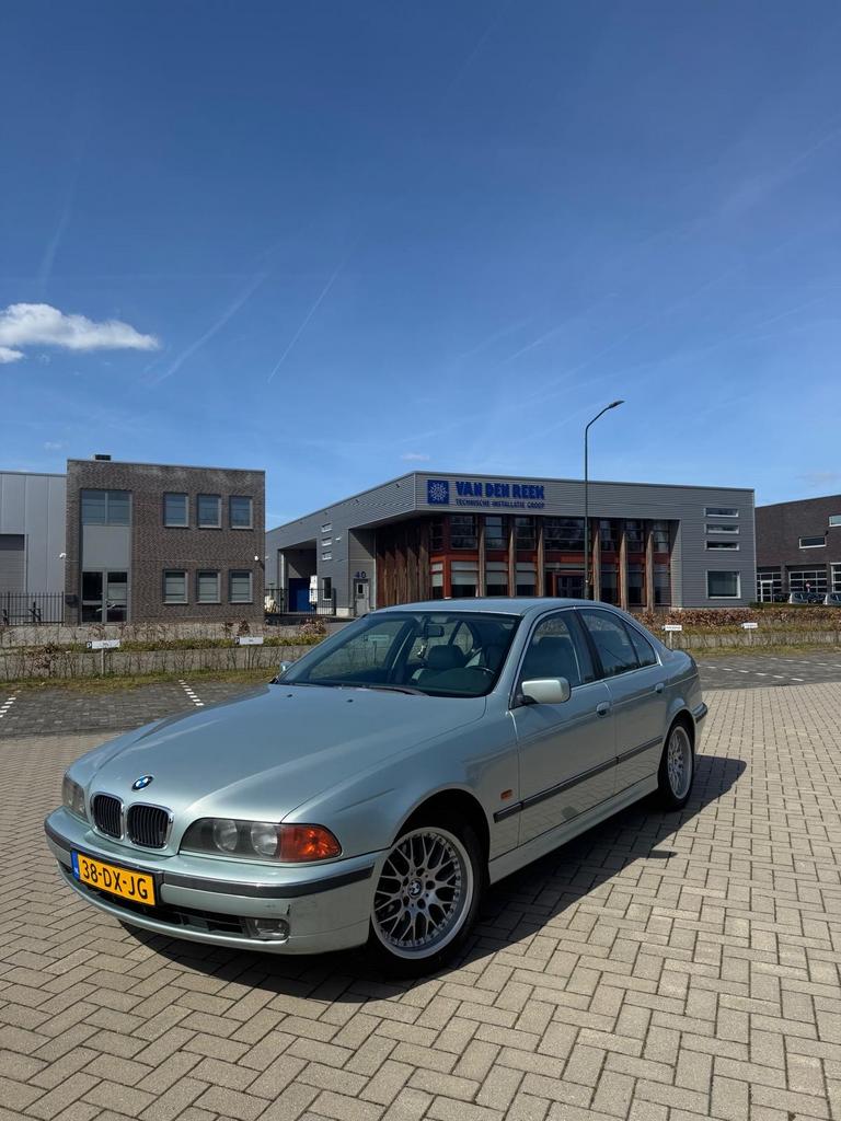 BMW 5-Serie 2.0 I 520 2000 nieuwe apk handgeschakeld, Auto's, BMW, Achterwielaandrijving, 150 pk, 1445 kg, Handgeschakeld