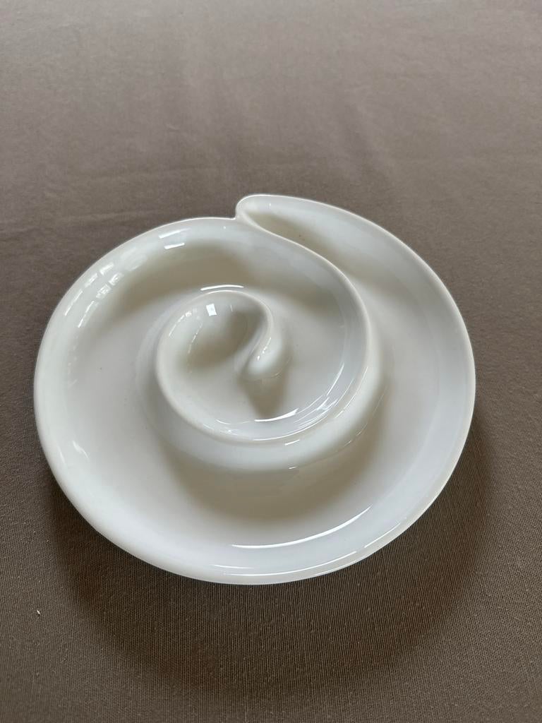 Witte spiraalvormige schaal van Galzone, Keramiek, Ophalen of Verzenden, Effen, Schaal of Schalen