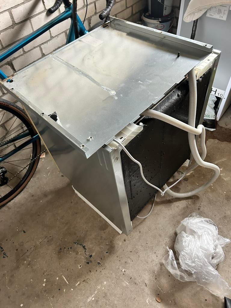 Kapotte vaatwasser voor de oud ijzer liefhebber, Ophalen, Zo goed als nieuw