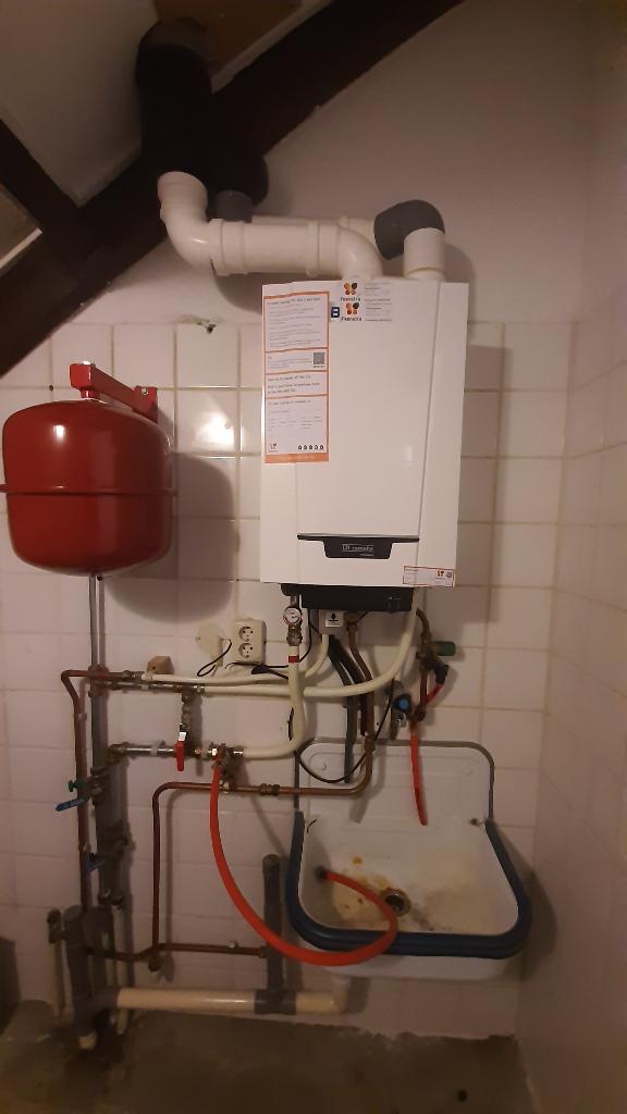 CV materiaal plus CV ketel, Doe-het-zelf en Verbouw, Verwarming en Radiatoren, Ophalen, 30 tot 80 cm, Gebruikt, Hoog rendement (Hr)