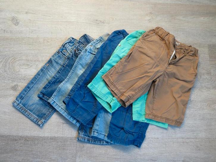 Korte broeken maat 116, Kinderen en Baby's, Kinderkleding | Maat 116, Zo goed als nieuw, Jongen, Broek, Ophalen of Verzenden