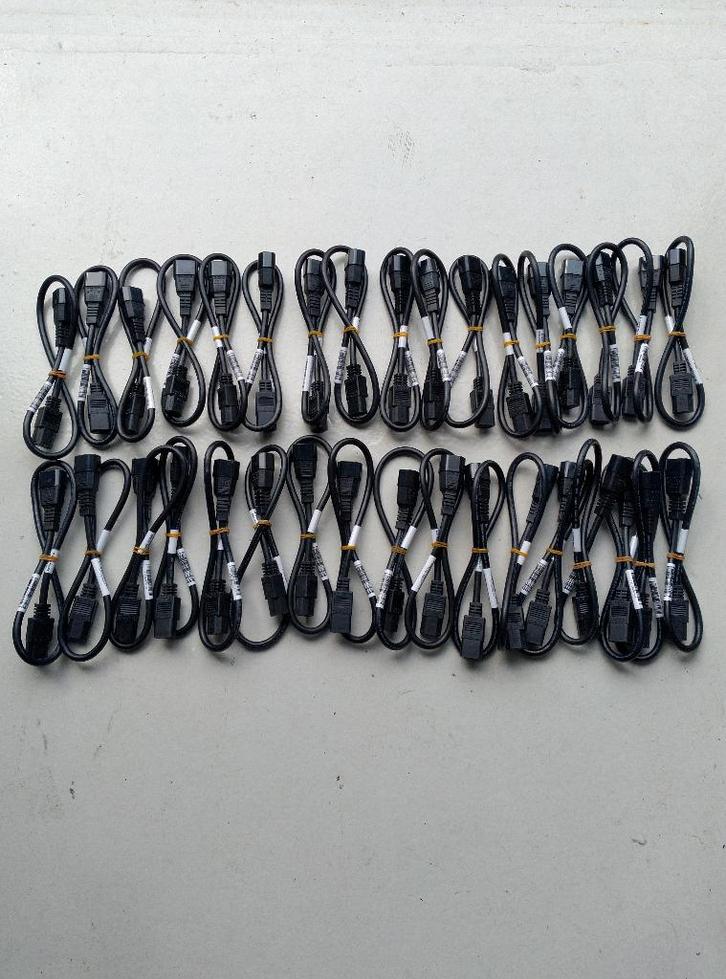 Stroom kabel / Power Cable 70cm C14 naar C13, Computers en Software, Pc- en Netwerkkabels, Nieuw, Ophalen of Verzenden