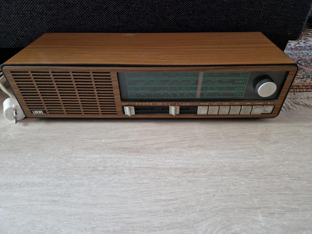 Vintage Loewe radio - Werkend, Ophalen of Verzenden, Gebruikt, Radio