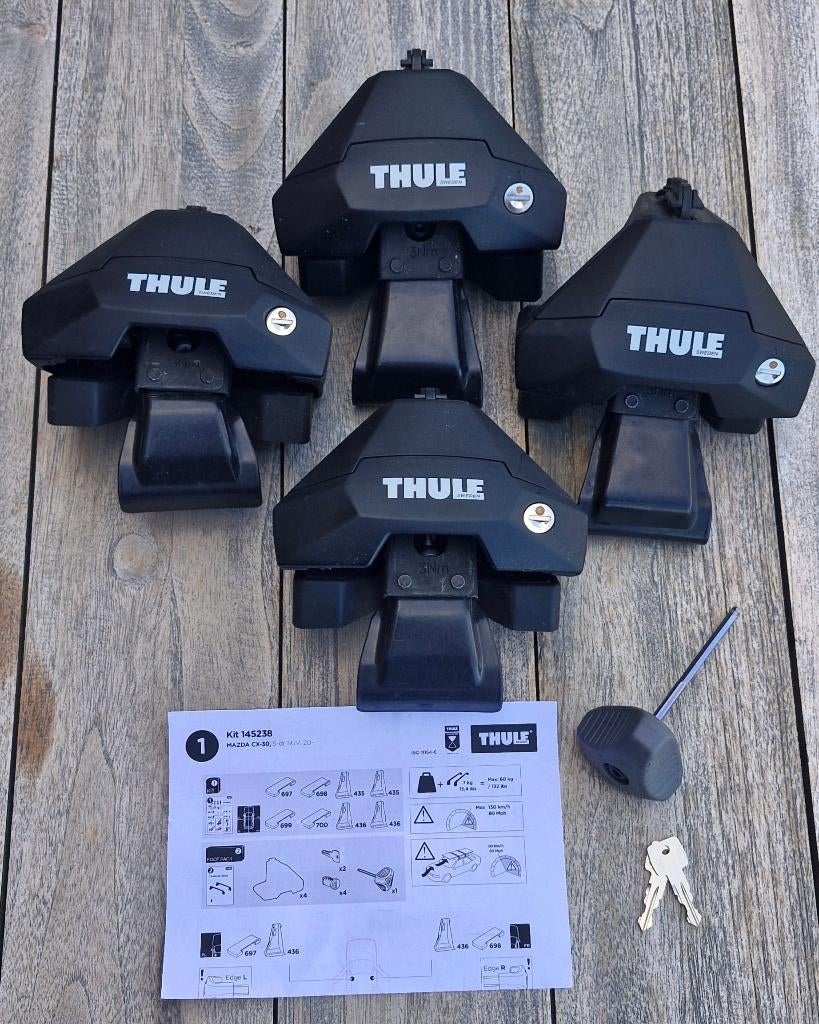 Thule set voor Mazda CX-30 (Thule Evo Clampkit & 145238), Auto diversen, Dakdragers, Ophalen of Verzenden, Zo goed als nieuw