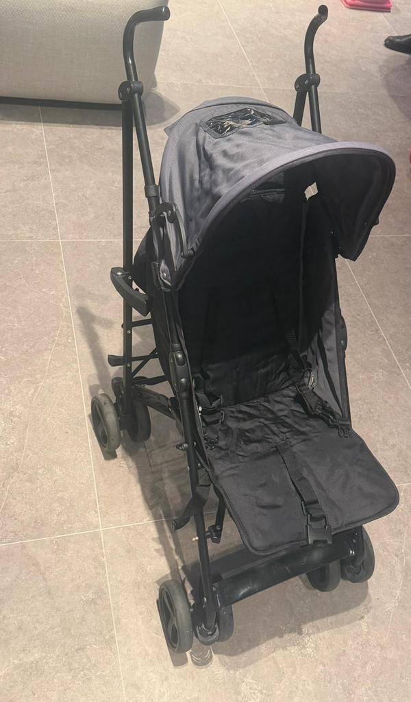 Zwarte buggy, Kinderen en Baby's, Buggy's, Ophalen of Verzenden, Zo goed als nieuw