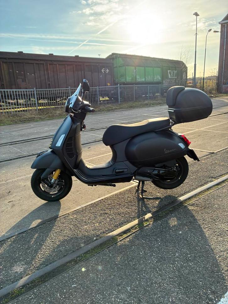 Vespa GTS 300 Full Options !, Fietsen en Brommers, Brommers | Vespa, Gebruikt, Overige modellen, Maximaal 45 km/u, Ophalen