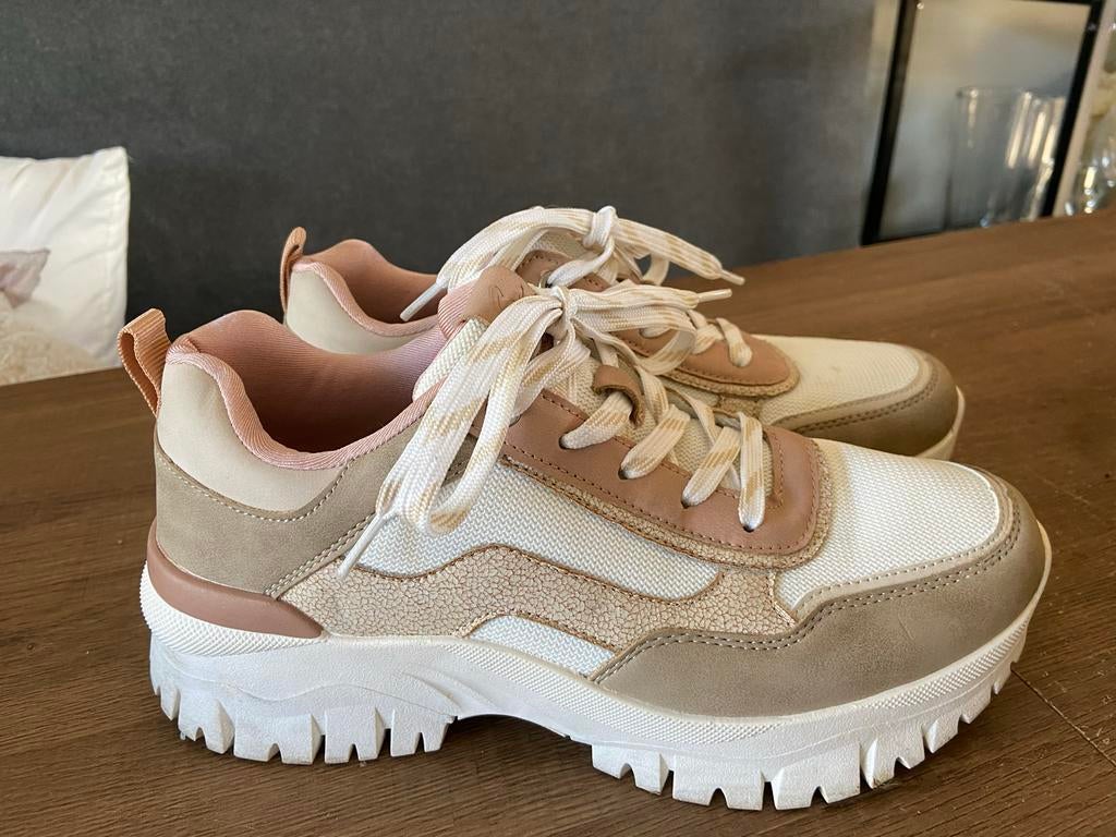 Super cracks maat 39 z.g.a.n. aardse tinten, Ophalen of Verzenden, Zo goed als nieuw, Overige kleuren, Sneakers of Gympen