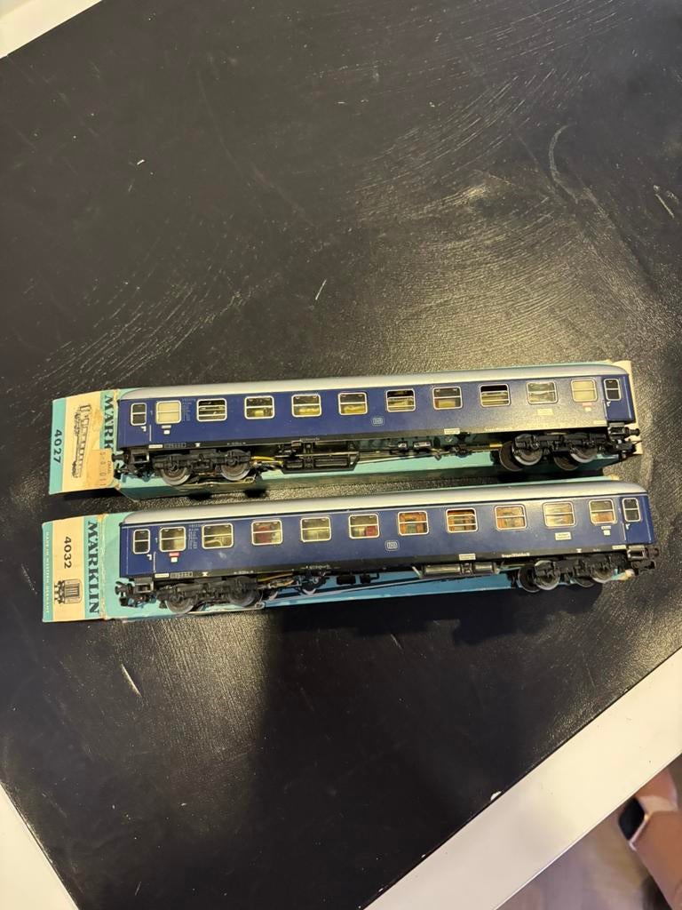2 marklin rijtuigen met binnenverlichting 4027/4032, Wisselstroom, Wagon, Ophalen of Verzenden, Zo goed als nieuw