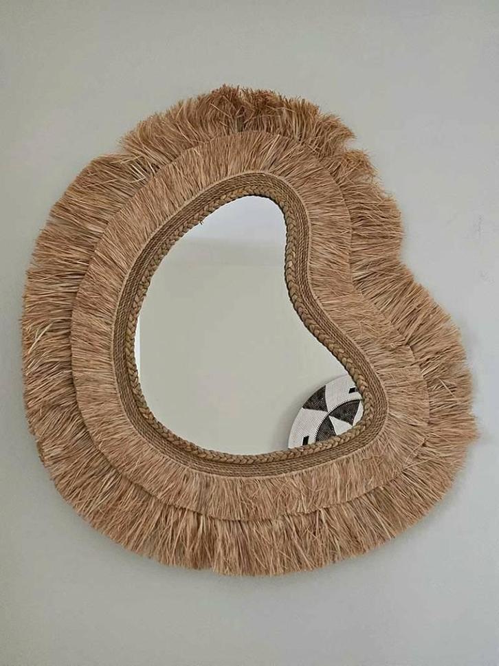 Orgnaisch raffia wandspiegel 1 uit Bali, Huis en Inrichting, Woonaccessoires | Spiegels, Nieuw, 50 tot 75 cm, Minder dan 100 cm