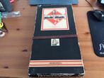 Vintage Monopoly in zwarte doos, Vijf spelers of meer, Ophalen of Verzenden, Gebruikt, Clipper