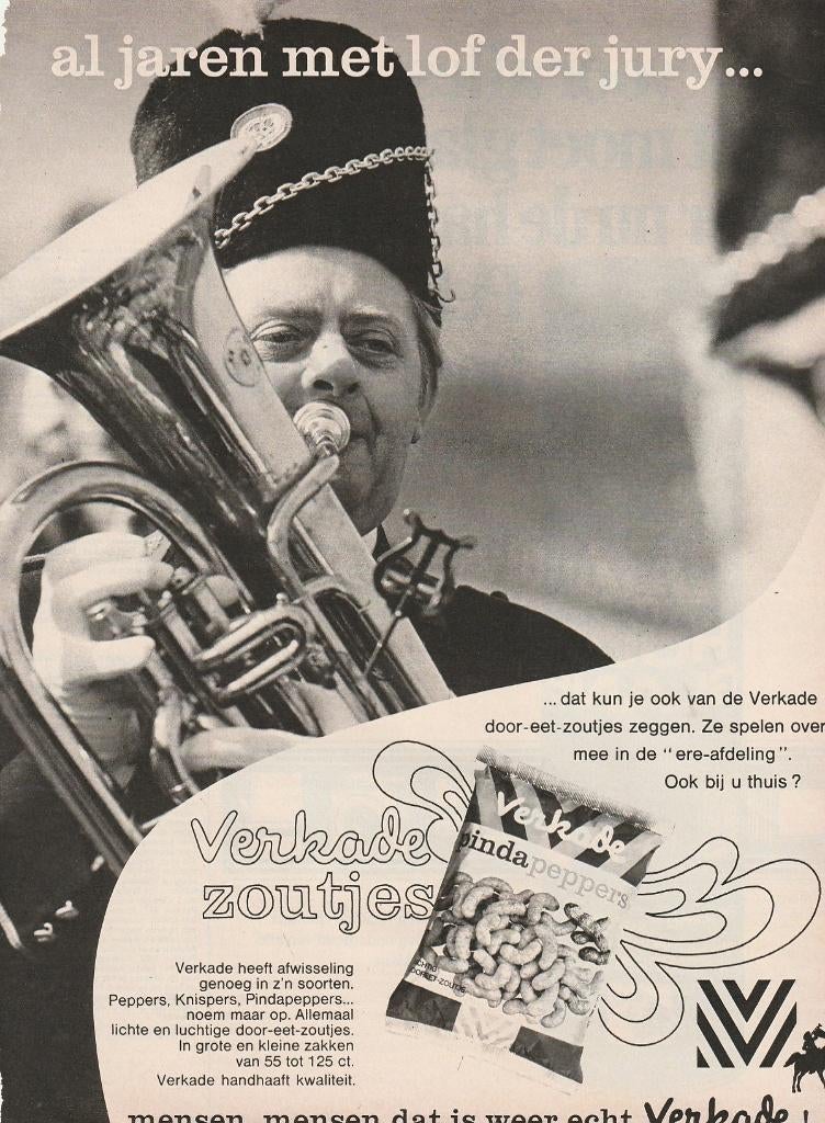 Retro reclame 1973 Verkade muziekinstrument tuba, Verzamelen, Retro, Verzenden, Overige typen