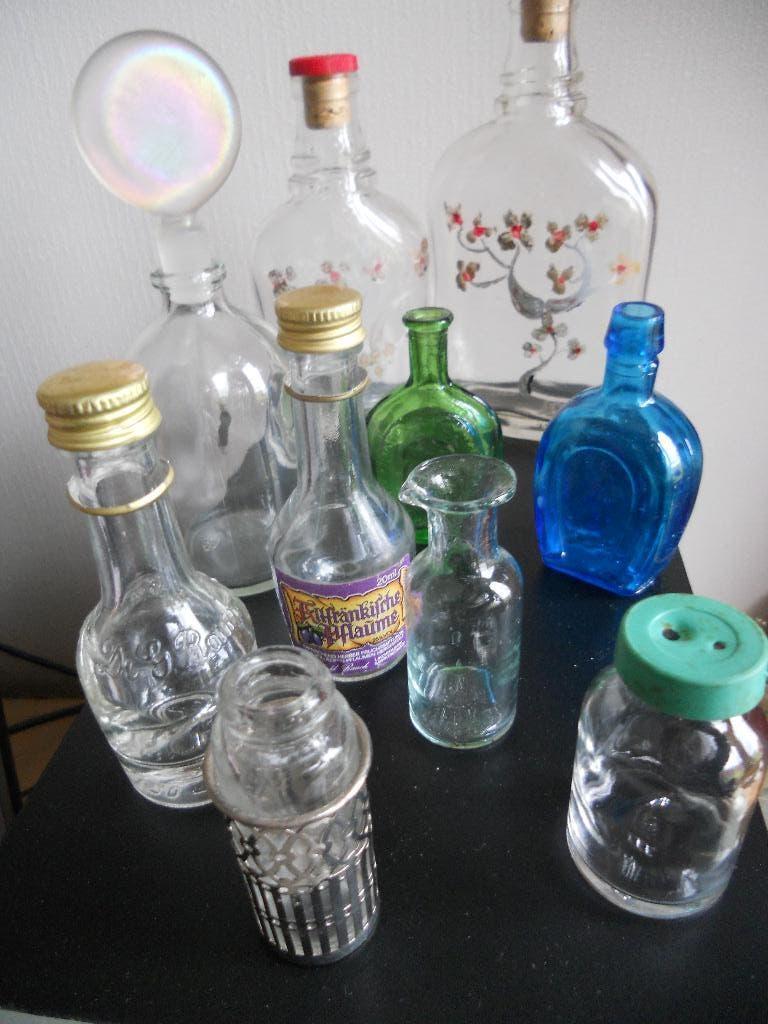 10 kleine glazen flesjes jaren '70, Ophalen of Verzenden, Huis en Inrichting